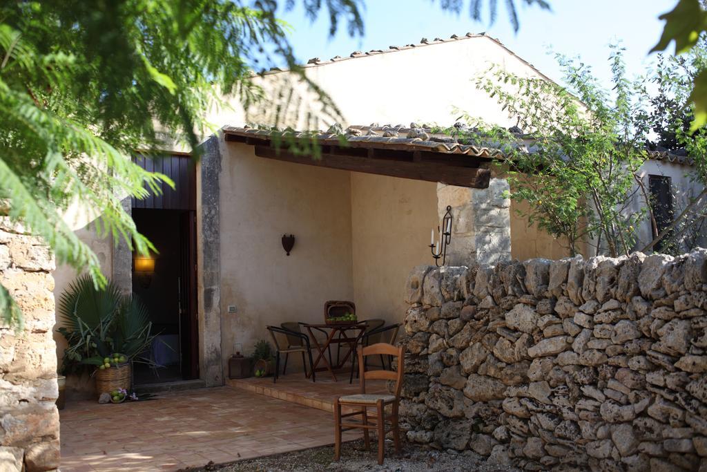 Pozzo Di Mazza Villa Syrakusa Exteriör bild